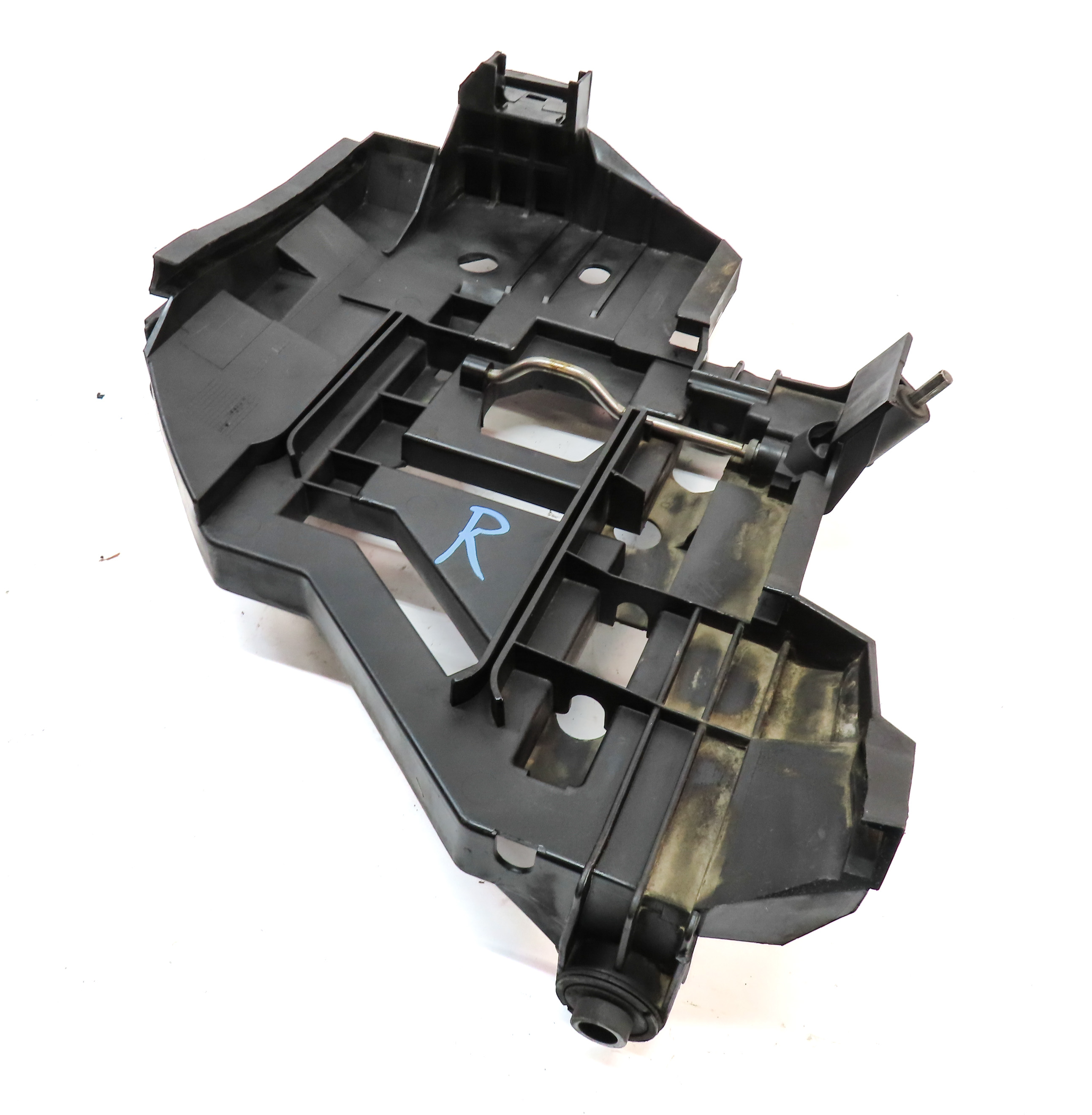 2004 PORSCHE CAYENNE (955) FRONT RIGHT PASSENGER HEADLIGHT LAMP MOUNT BRACKET — exact item pictured